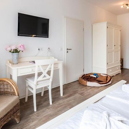 Hotel, Restaurant, Cafe Pharisaeerhof - Nordseeurlaub Mit Hund Нордстранд Екстер'єр фото