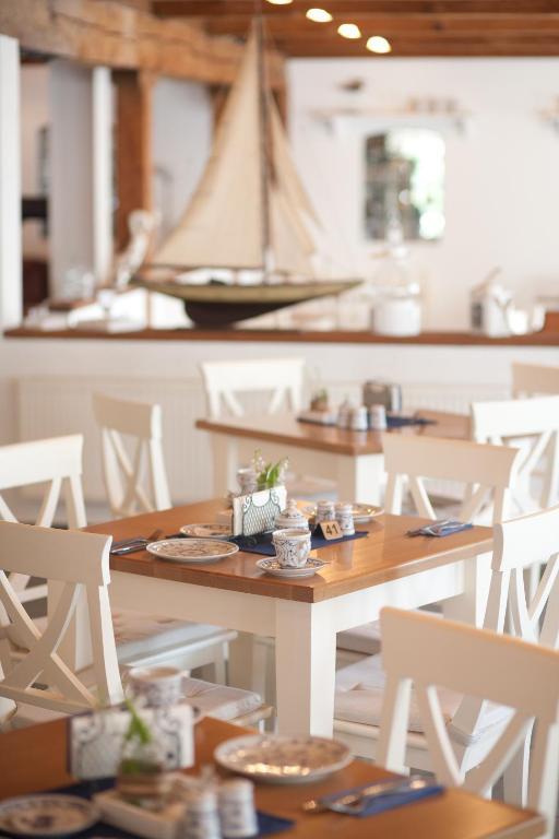 Hotel, Restaurant, Cafe Pharisaeerhof - Nordseeurlaub Mit Hund Нордстранд Екстер'єр фото