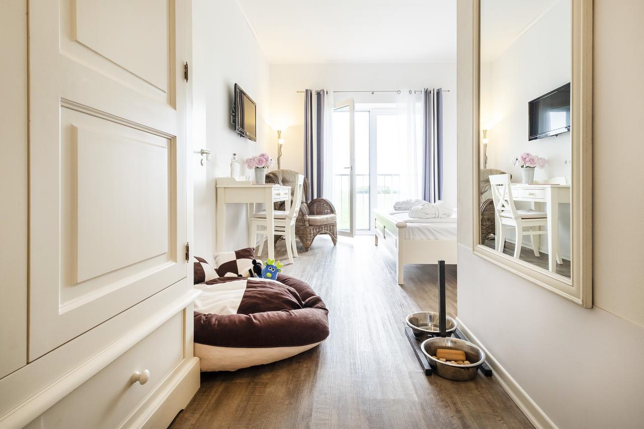 Hotel, Restaurant, Cafe Pharisaeerhof - Nordseeurlaub Mit Hund Нордстранд Екстер'єр фото